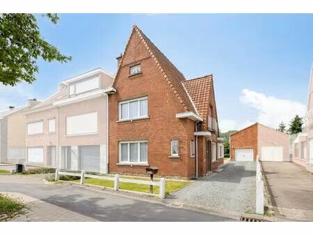 te renoveren halfopen bebouwing met garage in kruibeke