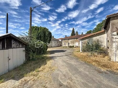 corps de ferme de 116 m² à bretignolles