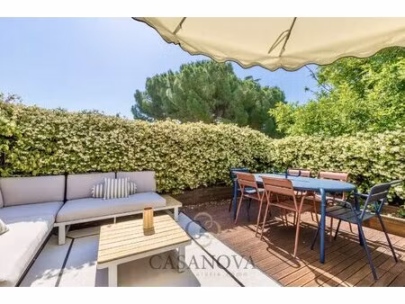 loft duplex avec rooftop et stationnement dans le quartier des arceaux à montpellier