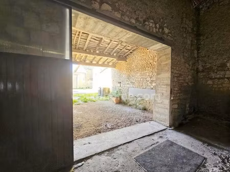 vente commerce 2 pièces 138 m² roullet-saint-estèphe (16440)