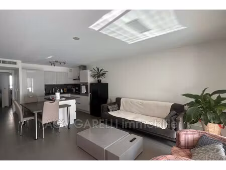 location appartement 63m² hyeres 83400