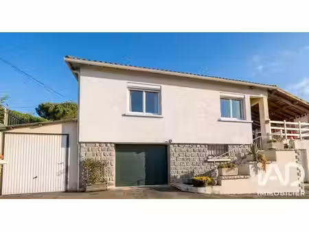 maison à sainte-eanne (79800)