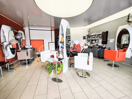 salon de coiffure tout équipé en centre commercial à vernouillet