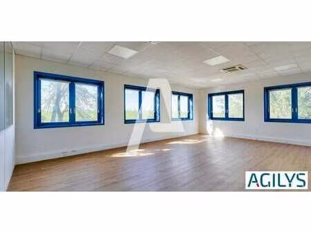 location local d’activités fresnes 94260 639m²