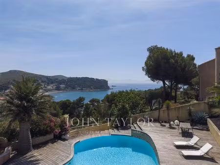 villa de prestige avec vue mer panoramique  piscine et ascenseur à carry-le-rouet