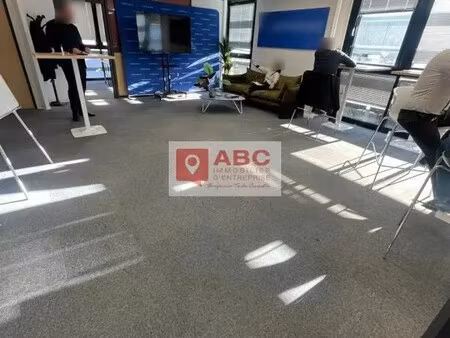 location bureaux 176 m²