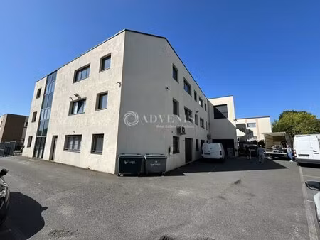 vente local d'activités 965 m²