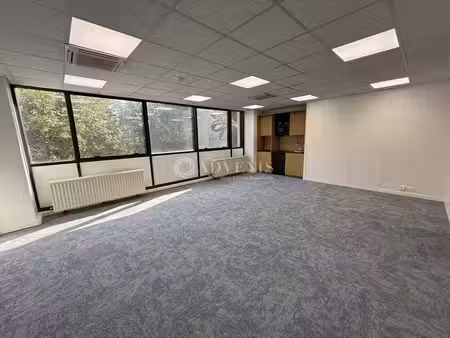 location bureaux 48m² à 321m²