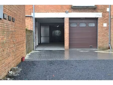 afgesloten stockage unit (+/- 41 m²)