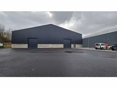 magazijnen nabij e40 