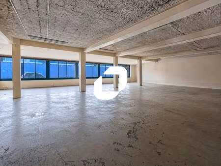 vente local d’activités croissy beaubourg 77183 251m²