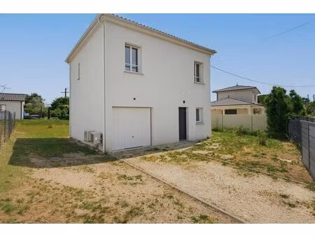 maison de 4 pièces de 100 m² à ambarès-et-lagrave