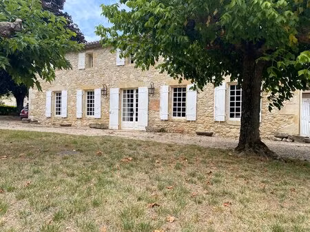 ancienne ferme pleine de charme avec 4 chambres