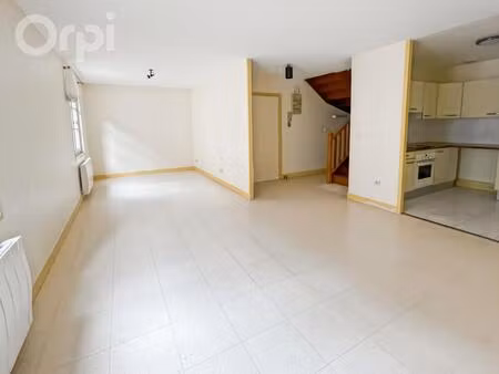 location appartement 3 pièces 59m² senlis 60300