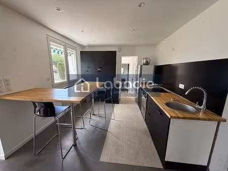maison de 3 chambres de luxe en vente à jullouville  normandie