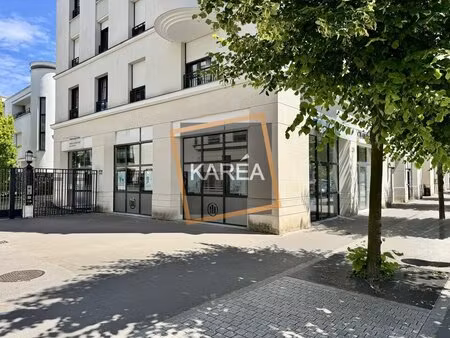 location local commercial 94m² chessy 77700