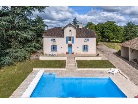 maison de campagne avec piscine et dependence