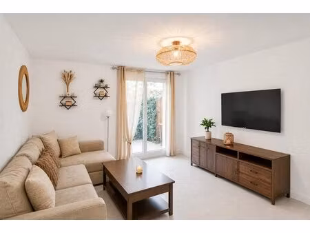 appartement 2 pièces de 35 m² à castelnau-d'estrétefonds