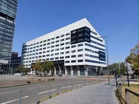 location bureaux 306 m² à 837 m²