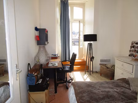 a louer - studio avec mise a disposition de meuble