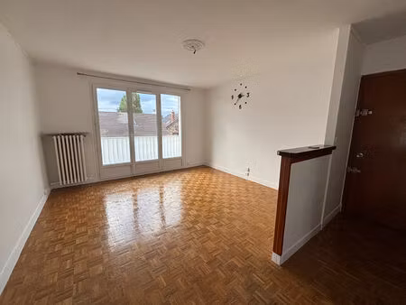 location appartement 4 pièces  71.51m²  massy