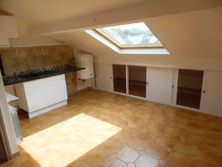 location appartement 1 pièce  13.69m²  bry