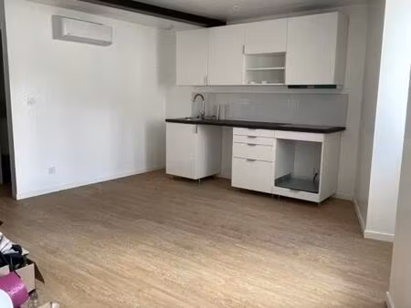 location appartement 3 pièces 44m² ste maure de touraine 37800