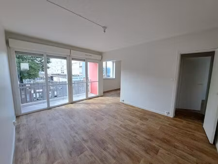 - mourenx - rue calmette - t2 de 53 m2 -