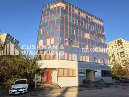 location bureaux 100m² à 200m²