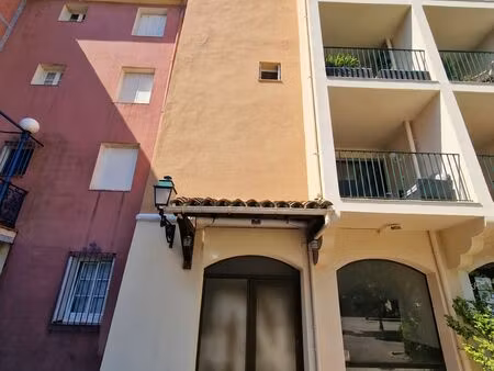 murs commerciaux à grimaud (83310)