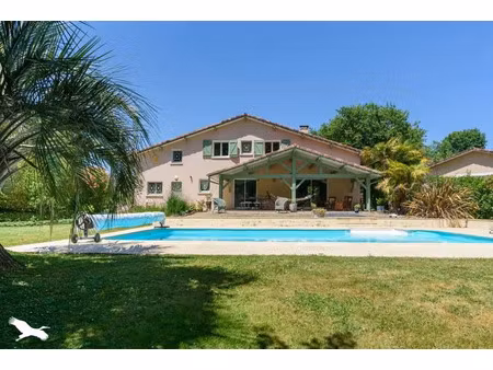 vente maison 6 pièces 184 m² hagetmau (40700)