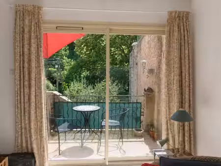 maison de character – 90 m² – terrace- caves voûtées – combles  partiellement aménagés...