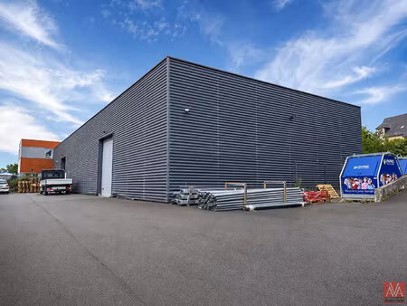 location local commercial