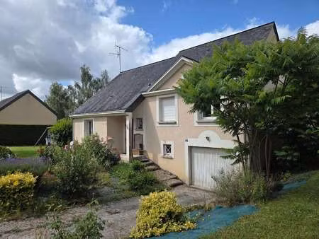 location maison à contest (53100) : à louer / 86m² contest