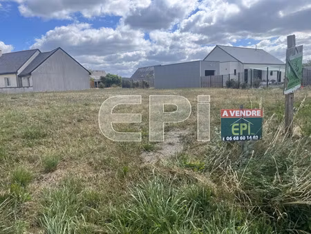 vente terrain 796 m² allonnes (49650)