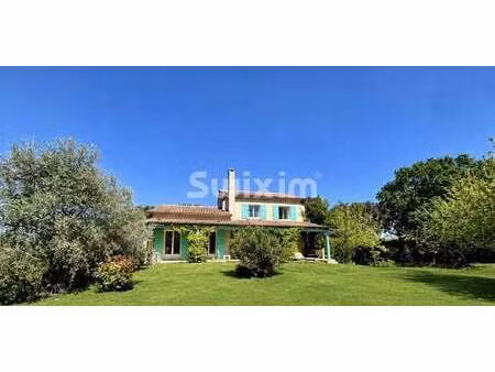 maison avec piscine et terrasse richerenches (84)