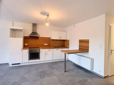 duplex à louer à place lucien molitor 1 hermalle-sous-argenteau (vbe36751)
