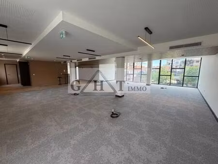 location bureaux 180 m²