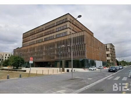 vente commerce 81 m² à 798 m²