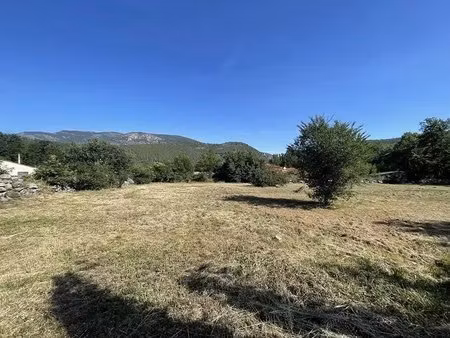 terrain - 1900m ²