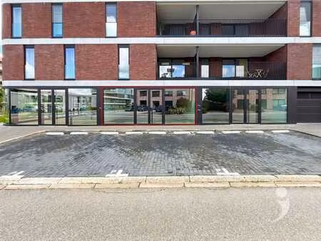 commerciële ruimte te koop in nieuwbouwcomplex!