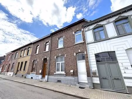 maison (3ch + 2 sdd) avec jardin  terrasse (o)  et remise.