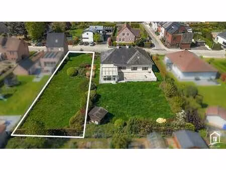 bouwgrond voor halfopen bebouwing op centrale locatie in ...
