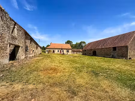 en exclusivité   ancien corps de ferme à rénover