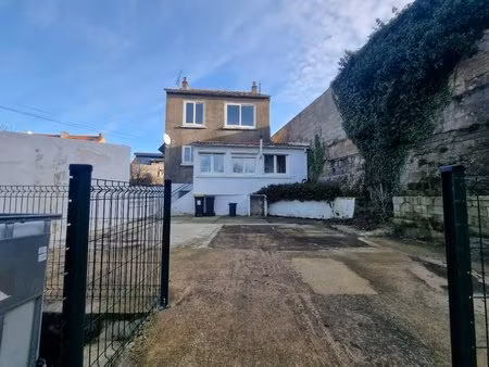 réf 4001 - maison indicviduelle au calme avec garage et jardin