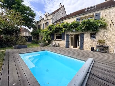 maison de 7 pièces de 240 m²