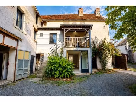 maison de ville avec studio indépendant et fort potentiel d’évolution – chinon