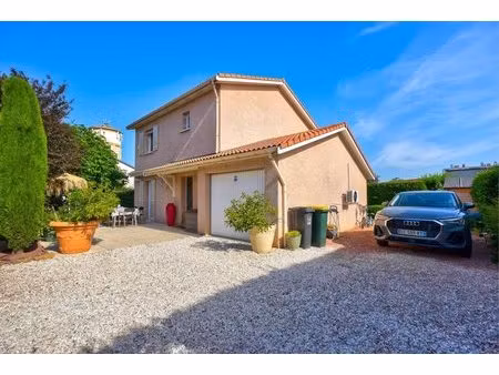 maison de 4 pièces de 112 m² à décines-charpieu