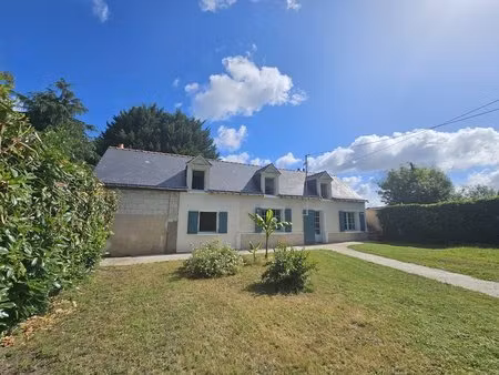 maison en pierre de tuffeau renovee avec dependances