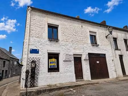une maison d’habitation à rénover avec garage